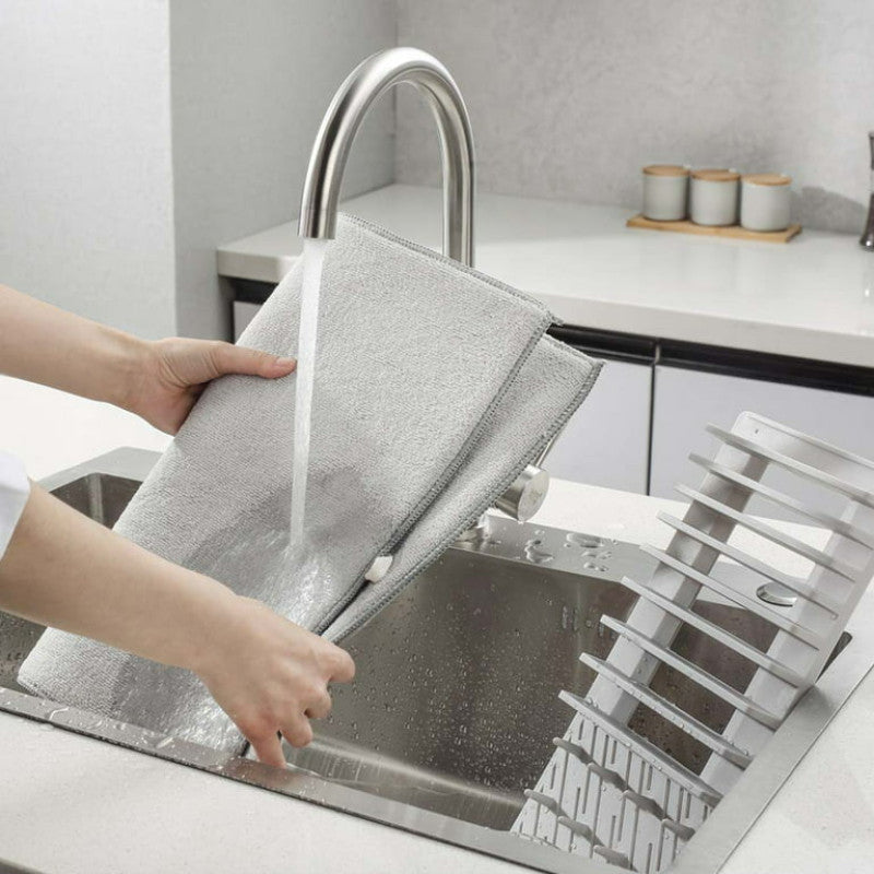 MODERN DISH DRYING RACK WITH MICROFIBRE MAT