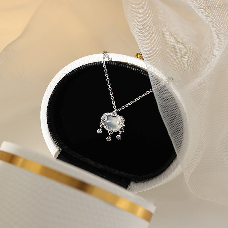 TRENDY PEARL NECKLACE